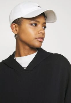 Even&Odd Hoodie Long Without Drawcord And Pocket - Hoodie - Black 13 Even&Odd Hoodie Long Without Drawcord And Pocket - Hoodie - Black -Even&Odd 318202b306a24aeaac93841a425c8a4e