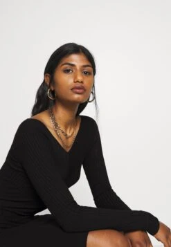 V Ausschnitt Ripp Mini Bodycon Strickkleid - Etui-Jurk - Black -Even&Odd 3f0fe4f0aa9e433aab0a47afa0ba305d