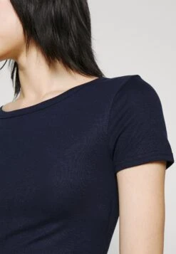 Even&Odd 2 Pack - T-Shirt Basic - Red/White/Dark Blue -Even&Odd 61571a6ace9a4d4895bbd954f1984e0b