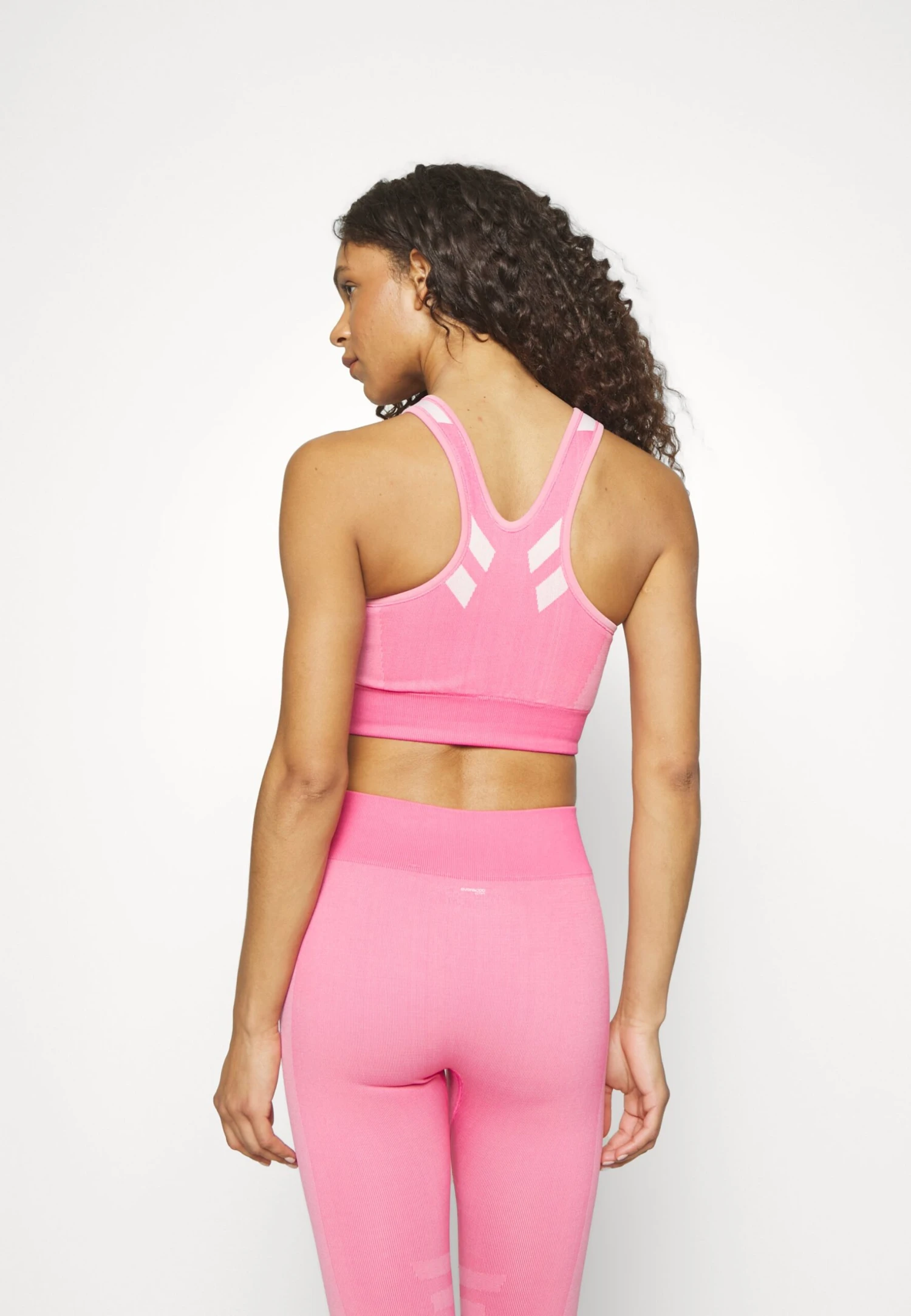 Sport-Bh Met Medium Support - Pink 5 Sport-Bh Met Medium Support - Pink - Afbeelding 3