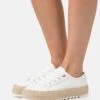 Even&Odd Sneakers Laag - Off-White -Even&Odd 7d2e5ea57aeb4bc5b92a3409f795ebd6
