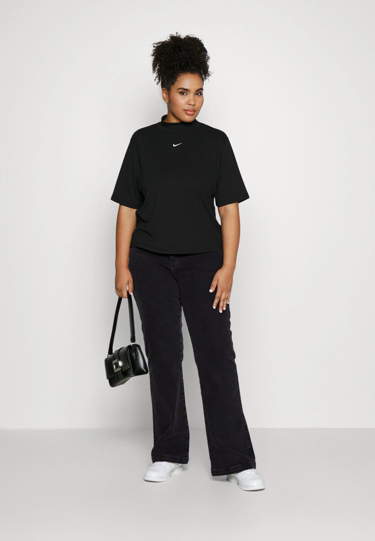 Young Washed Clean Kick Flare- Bootcut Jeans - Black Denim 4 Young Washed Clean Kick Flare- Bootcut Jeans - Black Denim - Afbeelding 2