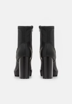 Even&Odd Enkellaarsjes Met Plateauzool - Black 11 Even&Odd Enkellaarsjes Met Plateauzool - Black -Even&Odd cdce90bb1b2847d198fbb5f0eed77464